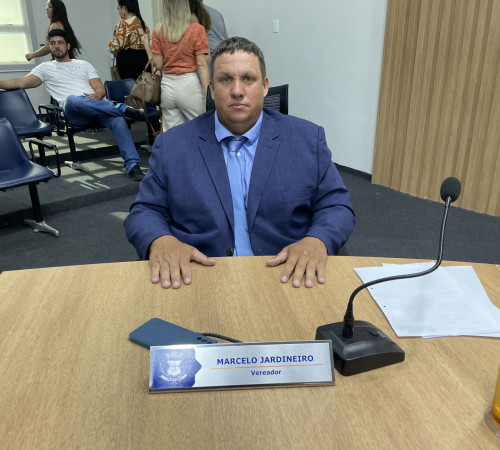 Marcelo Jardineiro solicita pavimenta&ccedil;&atilde;o e recapeamento para melhorar infraestrutura urbana