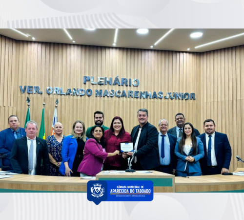 Professora Ana Fl&aacute;via Rold&atilde;o recebe Mo&ccedil;&atilde;o pelo destaque na prepara&ccedil;&atilde;o de alunos para o ENEM