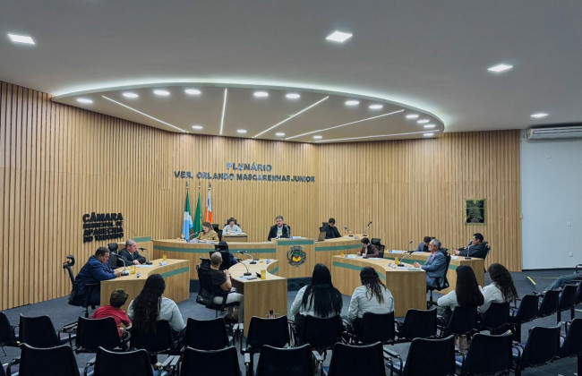 Em sess&atilde;o extraordin&aacute;ria, C&acirc;mara aprova reajuste salarial de 5,45% e aumento no aux&iacute;lio-alimenta&ccedil;&atilde;o