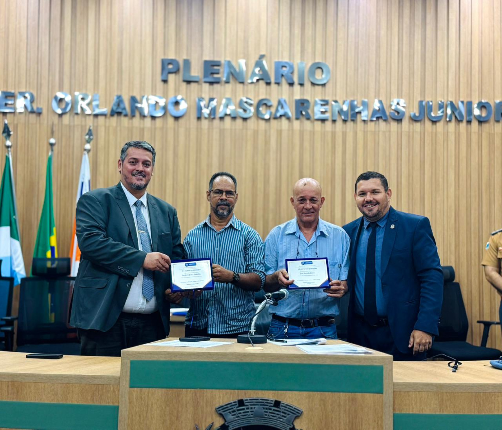 Profissionais de barbearia s&atilde;o homenageados pela C&acirc;mara Municipal